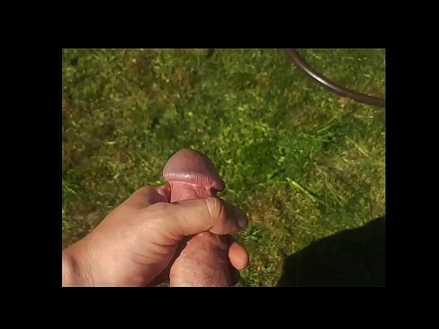 ❤️ Hot hottie får sin lyserøde fisse kneppet og kommer med en sprøjte i en sommerhave ❌ Just porno at da.elitemangas.top